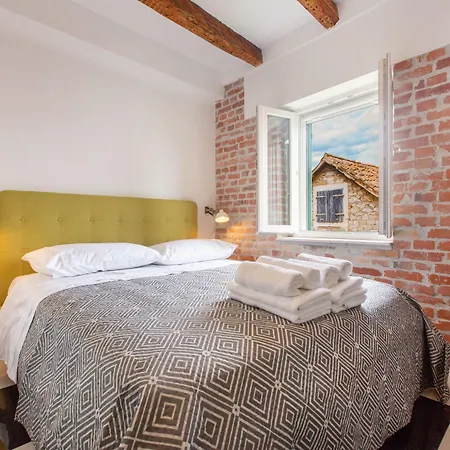 Smile Lux With View Split