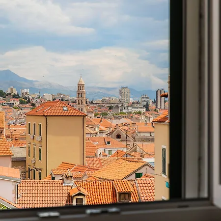 Smile Lux With View Split